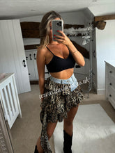 Load image into Gallery viewer, Leopard Frill Drape Denim Short
