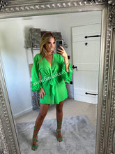 Load image into Gallery viewer, Frilly Sleeved Green Kaftan
