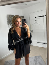 Load image into Gallery viewer, Frilly Sleeved Black Kaftan
